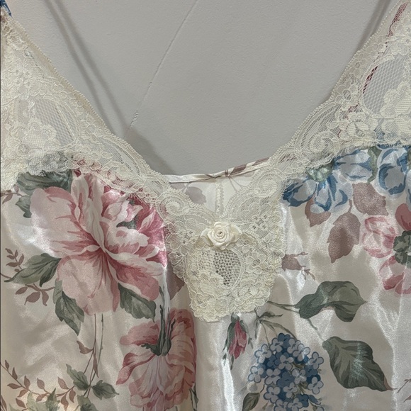 Vintage Floral Lace Romper - Cream and Pink - Picture 2 of 4